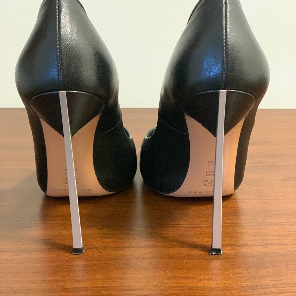 Cascadei 4 1/2 inches heel.